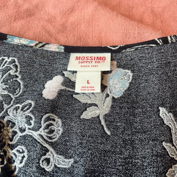 Cropped Long Sleeve Floral Blouse - Picture 2 of 5